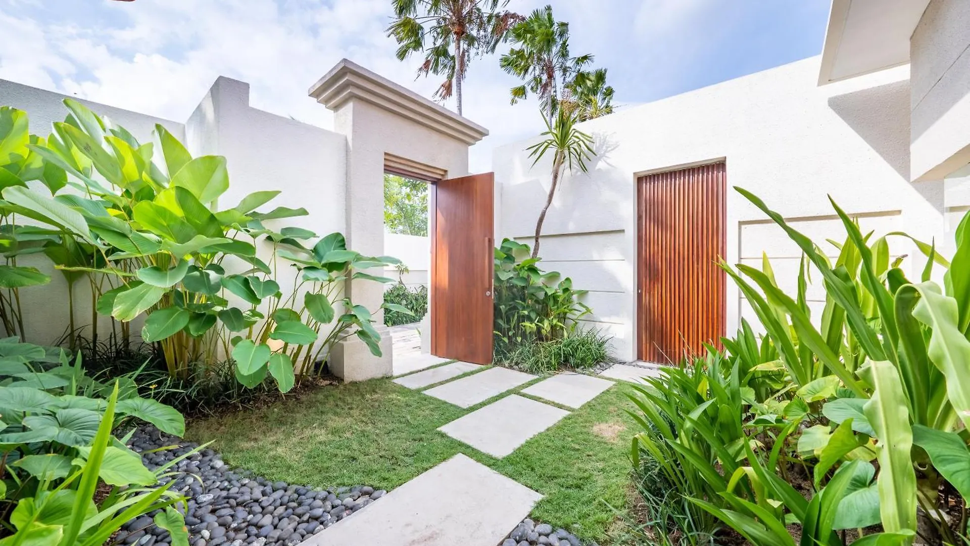 Fenosa Seminyak Villas By Nagisa Bali