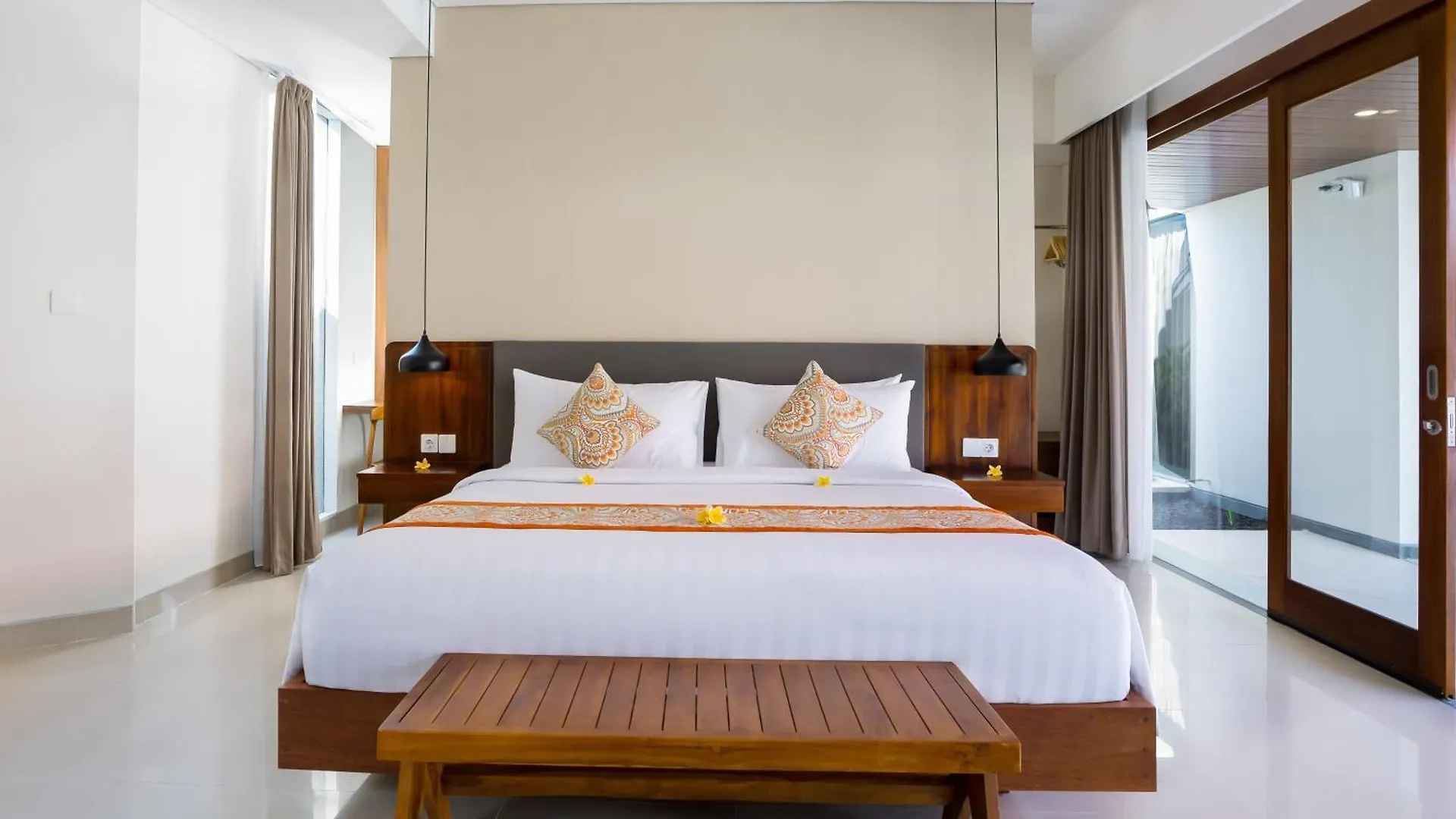 Fenosa Seminyak Villas By Nagisa Bali