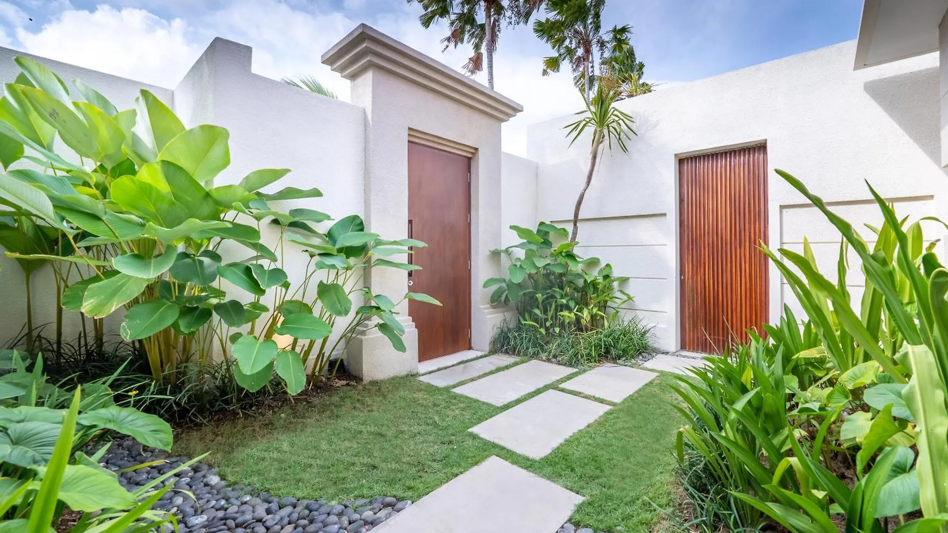 Fenosa Seminyak Villas By Nagisa Bali